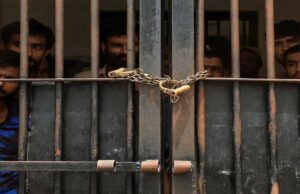 UAE ने रातों-रात पाकिस्तानियों को निकाला, ना कारण बताया ना मोहलत दी