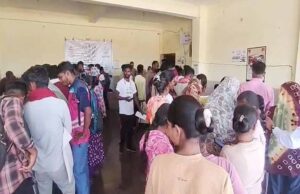 नक्सल प्रतिबंधों के बीच बदली तस्वीर, अबूझमाड़ के ग्रामीण पहली बार बनवाने पहुंचे ड्राइविंग लाइसेंस