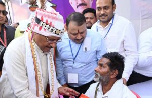 सुशासन तिहार में हितग्राहियों से आत्मीय संवाद: योजनाओं के लाभ से बदलती जिंदगी की तस्वीर देख मुख्यमंत्री हुए प्रसन्न