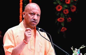 गांव से सीधे बाजार: योगी सरकार के सहयोग और नई तकनीक से ग्रामीण महिलाएं बन रहीं स्वावलंबी