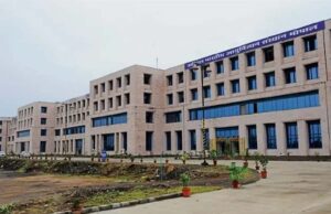 7 महीने से लकवाग्रस्त महिला को एम्स में नई जिंदगी, रीढ़ के रास्ते दी दवा से खुलीं नसें
