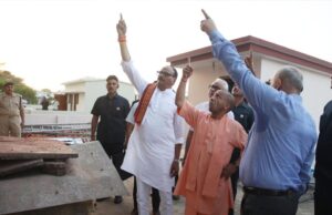 अलीगढ़ से सीधे घटनास्थल और अस्पताल पहुंचे सीएम योगी, हाईलेवल मीटिंग के बाद ताबड़तोड़ एक्शन