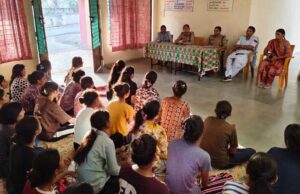 जनजातीय छात्राओं को सुरक्षा और अधिकारों के प्रति किया जा रहा जागरूक