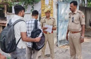 बिहार सिपाही भर्ती परीक्षा में सॉल्व्ड आंसर के साथ 2 वीक्षक पकड़े गए, 3 पर FIR दर्ज