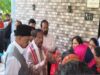 नौगई ट्रिपल मर्डर पीड़ितों से मिले विक्रमादित्य, आरोपियों के एनकाउंटर और संपत्ति कुर्की की मांग