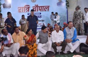 मुख्यमंत्री डॉ. यादव ने हिल स्टेशन कुकरू में लगाई रात्रि चौपाल, ग्रामीणों से किया आत्मीय संवाद