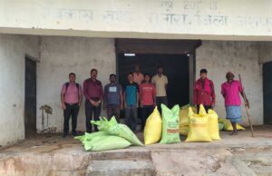 सरकार बनी किसानों की ताकत, जशपुर में रियायती दरों पर मिल रहे खाद-बीज