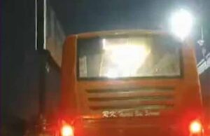 इंदौर-उज्जैन रोड पर बस पलटी, 20 यात्री घायल; शराब के नशे में मिला ड्राइवर