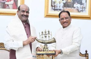 लोकसभा अध्यक्ष ओम बिरला ने मुख्यमंत्री विष्णु देव साय से की सौजन्य भेंट