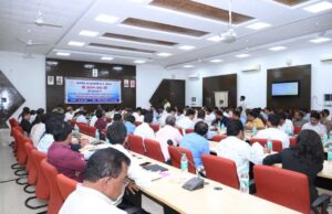 उप मुख्यमंत्री अरुण साव ने स्वच्छता दीदियों के नियमित स्वास्थ्य जांच और सुरक्षा किट प्रदान करने के दिए निर्देश