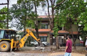 सेजबहार फेस-1 कॉलोनी की भूमि से अतिक्रमण हटाया, अवैध सड़क निर्माण पर मंडल की कार्रवाई