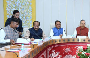 मानसून सत्र से पहले सौजन्य मुलाकात: मुख्यमंत्री विष्णु देव साय ने विधानसभा अध्यक्ष डॉ. रमन सिंह का किया अभिनंदन