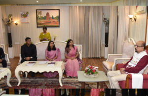 राज्यपाल से मिले प्रशिक्षु डिप्टी कलेक्टर, डेका बोले- सेवा भाव और संवेदनशीलता से निभाएं जिम्मेदारी