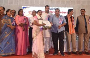 शिक्षा ही सफलता का मूल मंत्र है, कोई भी बच्चा शिक्षा से वंचित न रहे — पर्यटन मंत्री राजेश अग्रवाल