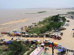 पटना में गंगा का जलस्तर घटा, फिर भी खतरे के निशान से ऊपर; दियारा इलाकों में पानी जमा