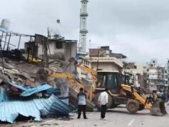 वाराणसी में जायका रेस्टोरेंट पर चला VDA का बुलडोजर, अवैध निर्माण पर कार्रवाई