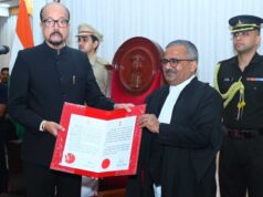 राज्यपाल डेका ने न्यायाधिपति कृष्न राम महापात्र को छत्तीसगढ़ उच्च न्यायालय के मुख्य न्यायाधीश पद की दिलाई शपथ