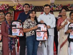 रायपुर : एजुकेशन किट वितरण- उद्योग मंत्री लखन लाल देवांगन ने 1500 छात्राओं को दी सौगात, कॉलेजों में विशाल डोम निर्माण की घोषणा