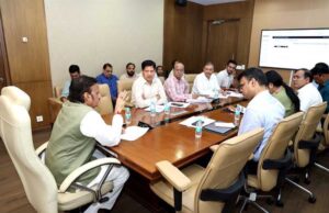भौतिक रूप से तैयार स्वास्थ्य संस्थानों में मेन पॉवर, उपकरण एवं फर्नीचर की उपलब्धता करें सुनिश्चित : उप मुख्यमंत्री शुक्ल