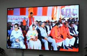 मुख्यमंत्री विष्णु देव साय ने पूर्व केंद्रीय मंत्री स्वर्गीय लरंग साय जी की प्रतिमा का किया वर्चुअल अनावरण